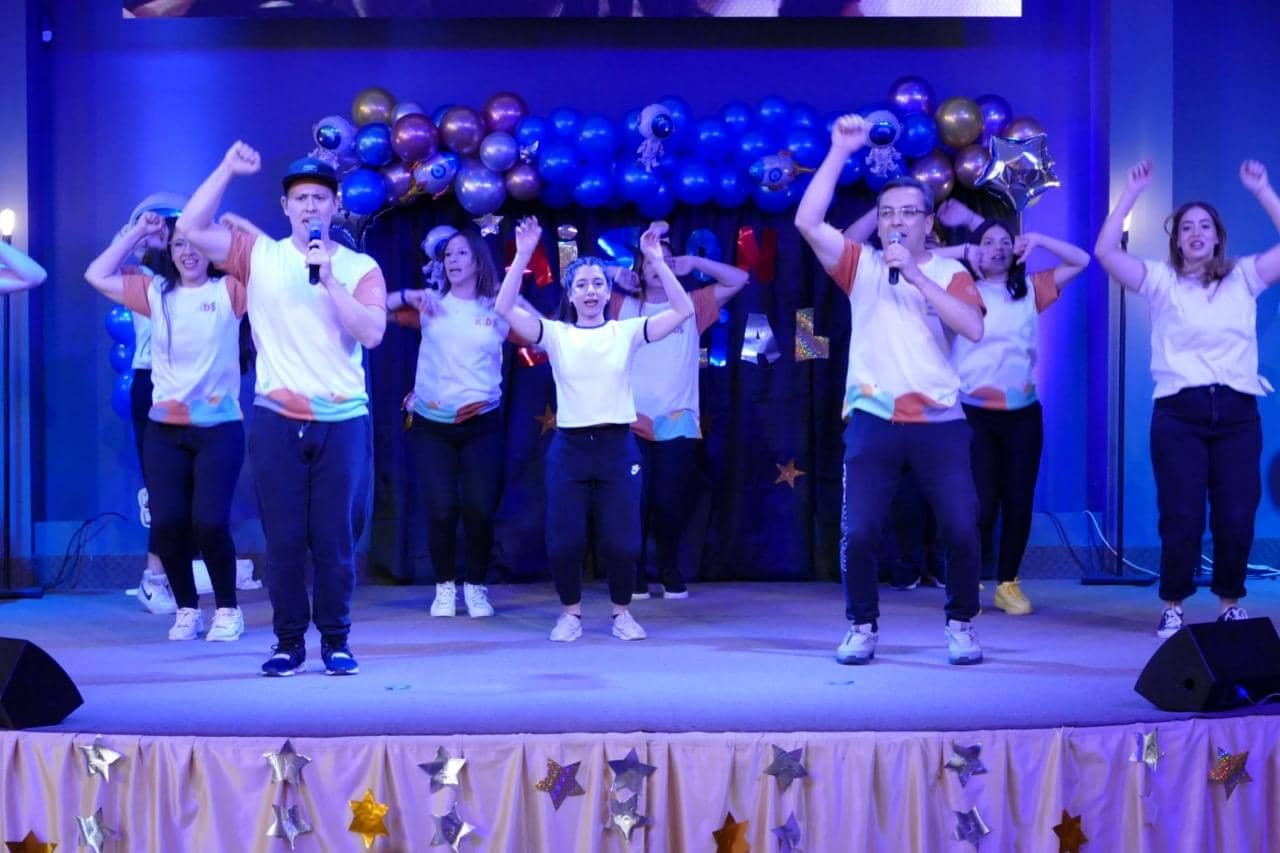 01_Alaba20 de tamaño grande