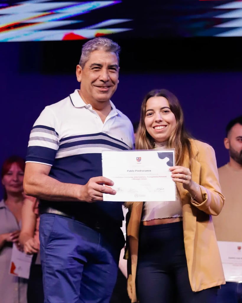 Entrega de certifiacdos EDL-33