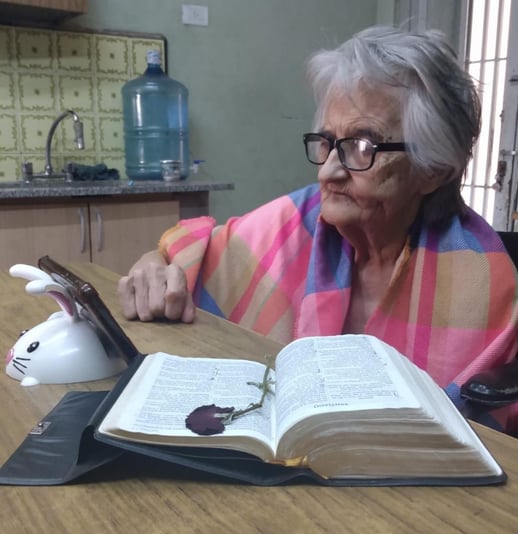 b7c44a75-d112-48db-8412-e3a8df18c985