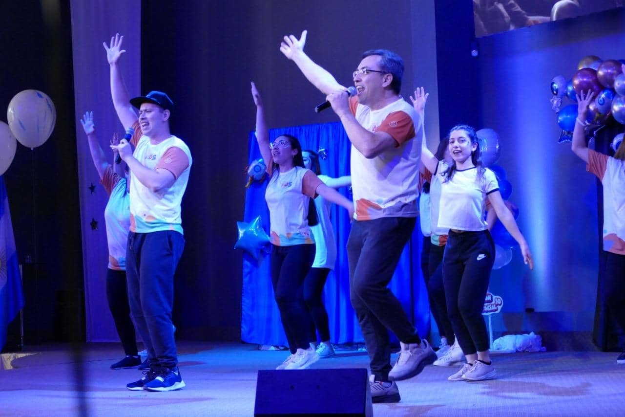 01_Alaba18 de tamaño grande