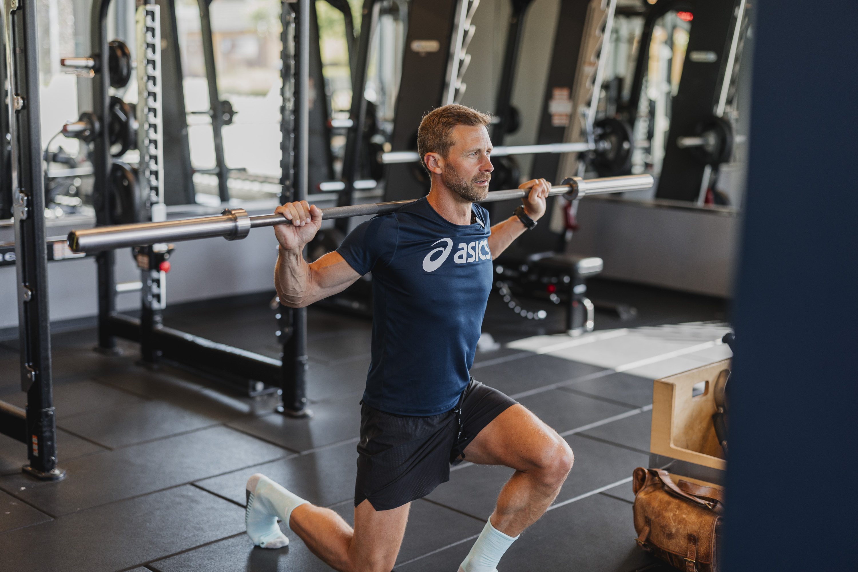 Styrkepass med skivstång på ett Fitness24Seven-gym