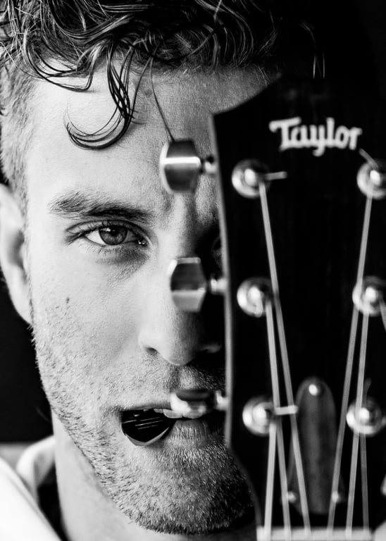 Benny Weag LIVE at The Raven