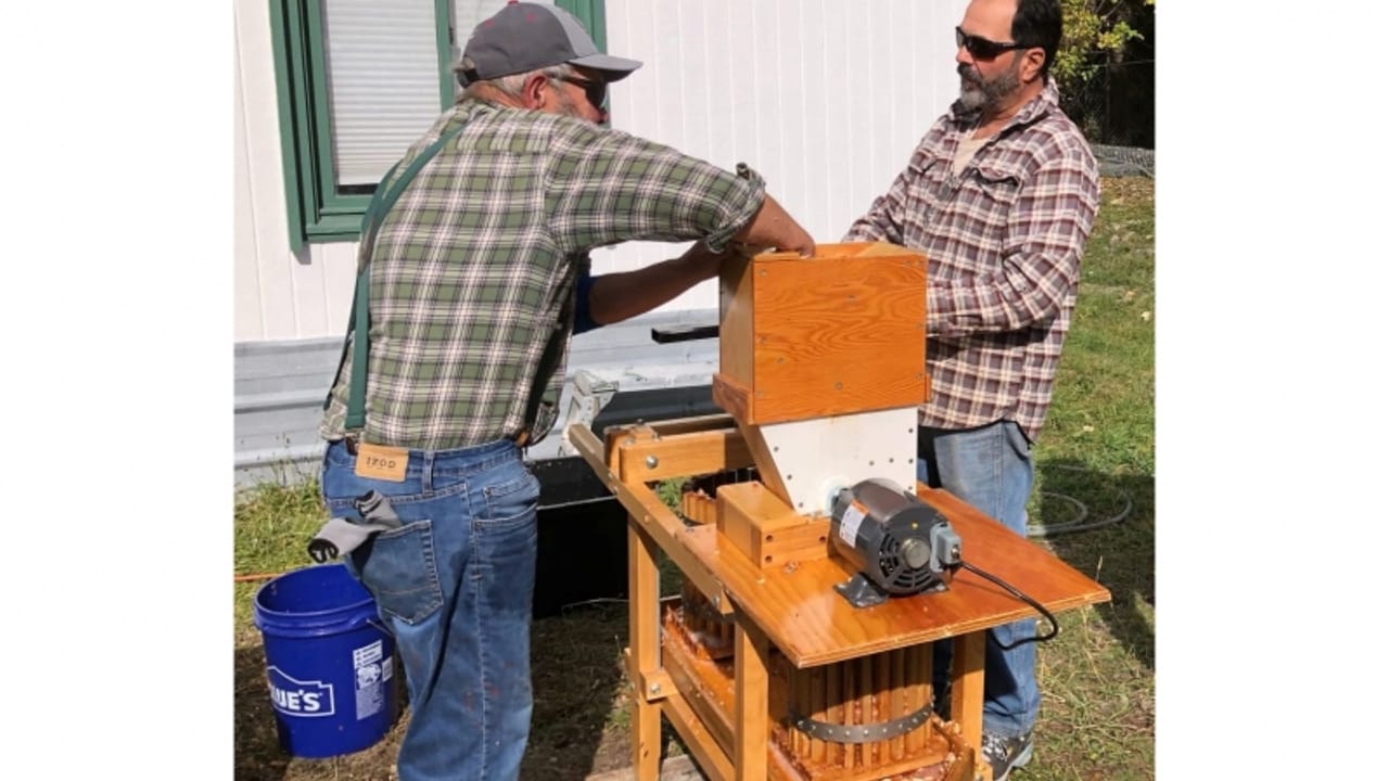 Community Apple Pressing