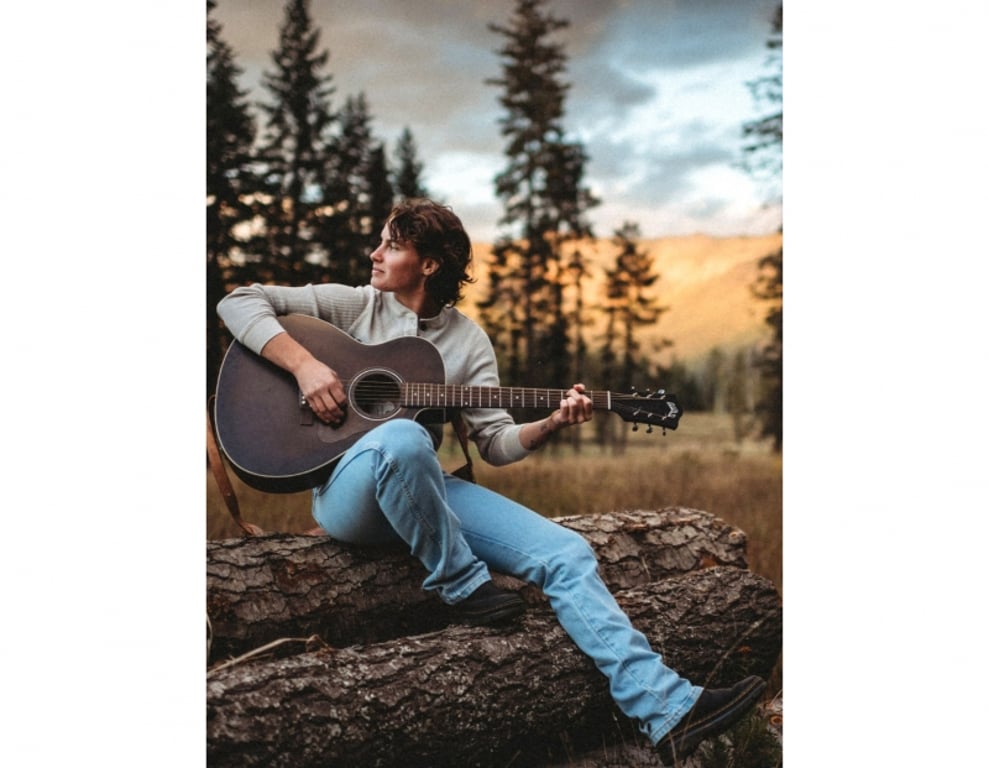 Live Music at The Boat Club Bar featuring Rylee Mix