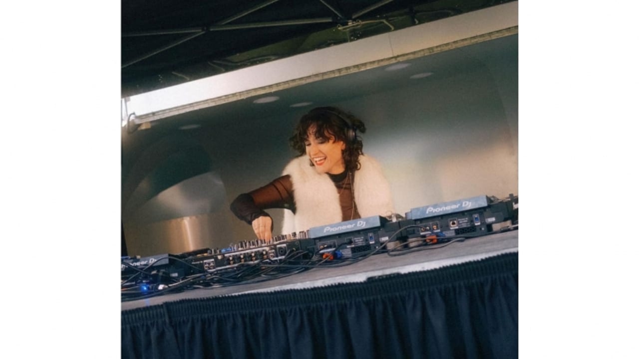 Live Music at Thirty Eight with DJ Hannah By WMS