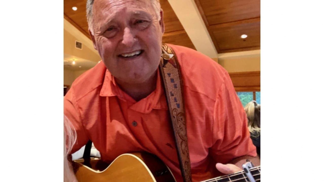 Live music at the Boat Club Bar with Randy Marshall