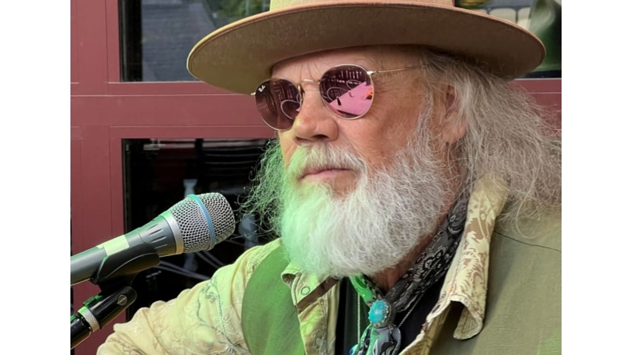 Live Music at Thirty Eight with Curtis Roy Moore