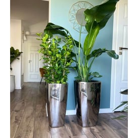 Slika 01.506.61 Visoka posuda četvrtastog olika - srebrna