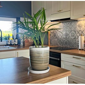 Slika 01.521. 18/22/26 Set od tri posude okruglog oblika sa podlogom - smeđa/maslinasta/bijela