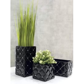 Slika 02.681.14 Posuda četvrtastog oblika - crna