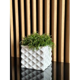 Slika 05.350.14 Posuda četvrtastog oblika - bijela