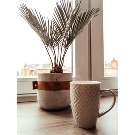 Slika 05.196.14 Posuda okruglog oblika - kožni remen