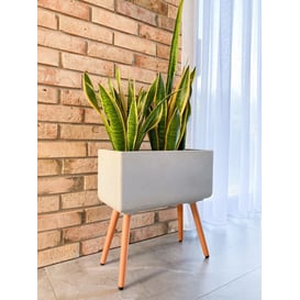 Slika 88.050.50 Velika posuda pravokutnog oblika sa drvenim nogama