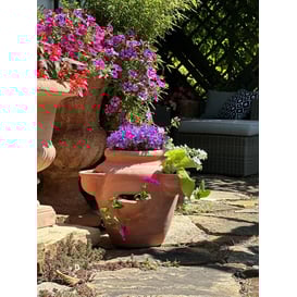 Slika 75.214.40 Okrugla posuda sa otvorima na stijenci