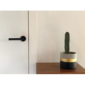 Slika 05.258.14 Posuda okruglog oblika - crno/zlatno