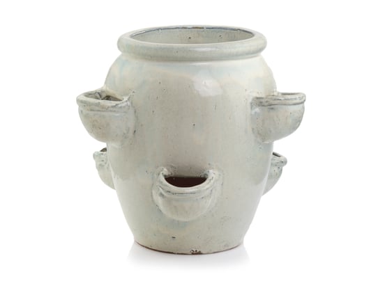 Slika 28.048.31 Posuda okruglog oblika sa otvorima na stjenkama - krem