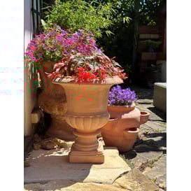 Slika 75.214.40 Okrugla posuda sa otvorima na stijenci