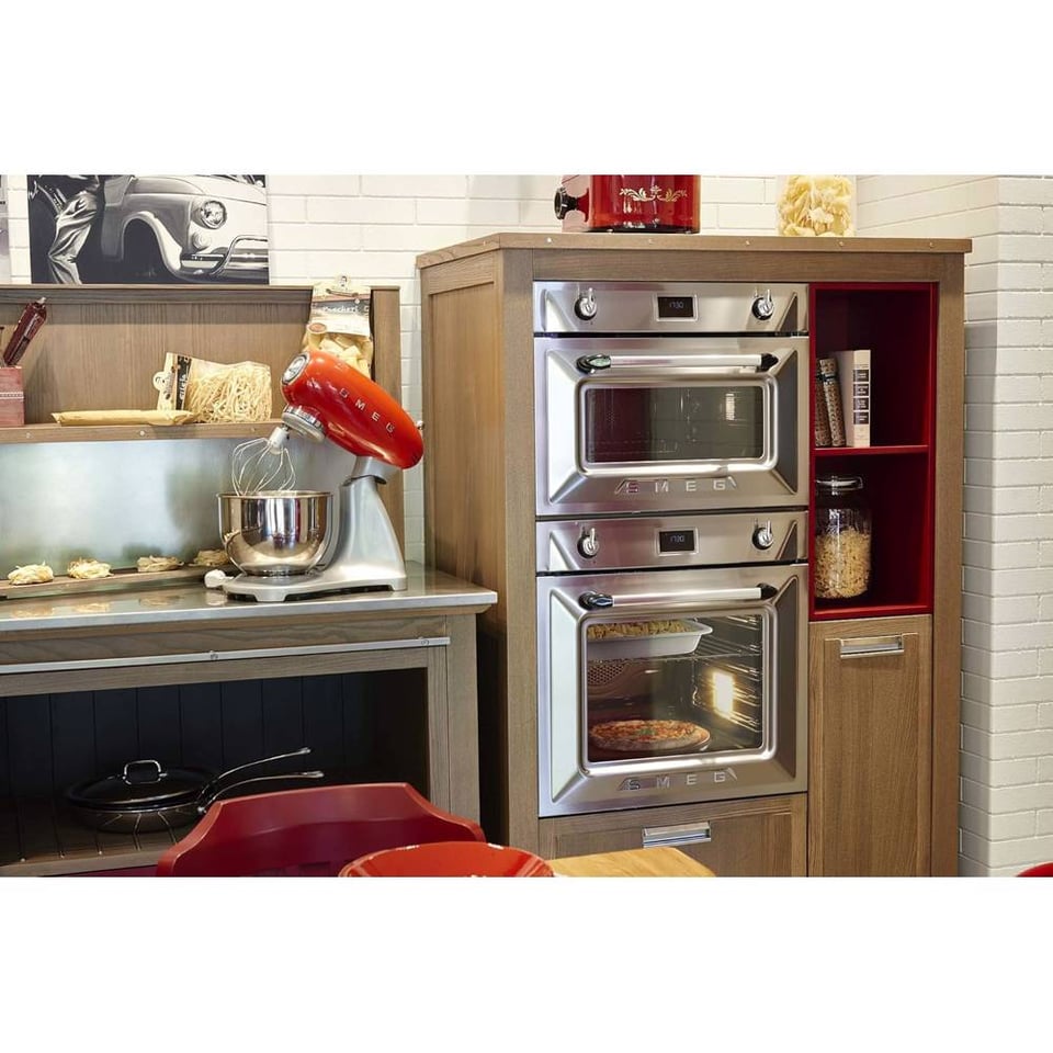 Kitchen Machine/ SMEG SMF02RDEU