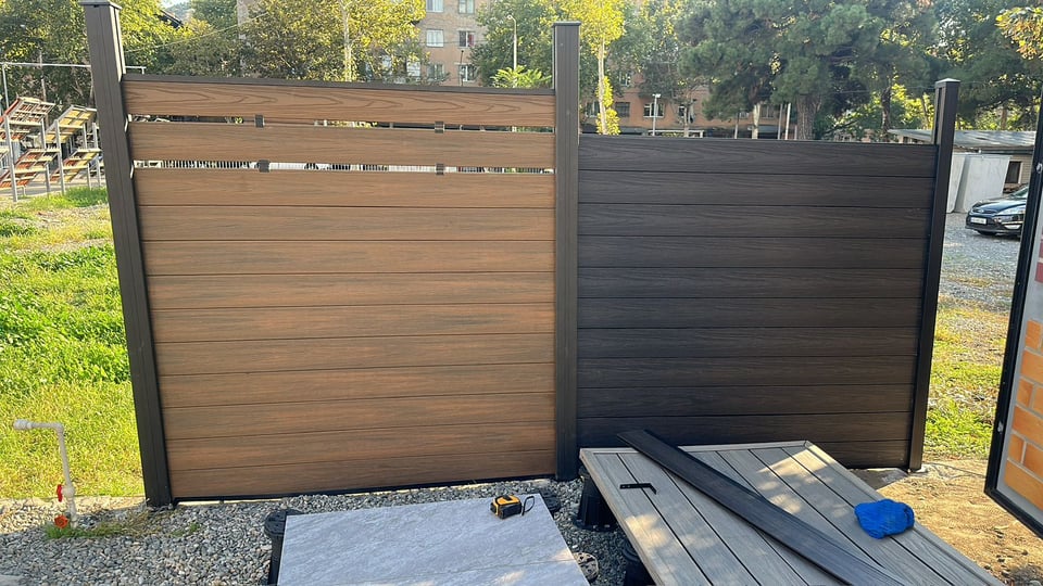 ორმხრივი ვიზუალის მქონე ღობის მასალა WPC Fence COEX