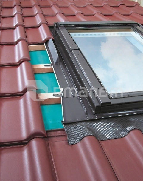 შემაერთებელი ჩარჩო პროფილირებული გადახურვისთვის Fakro Skylite-Z 66x98 სმ