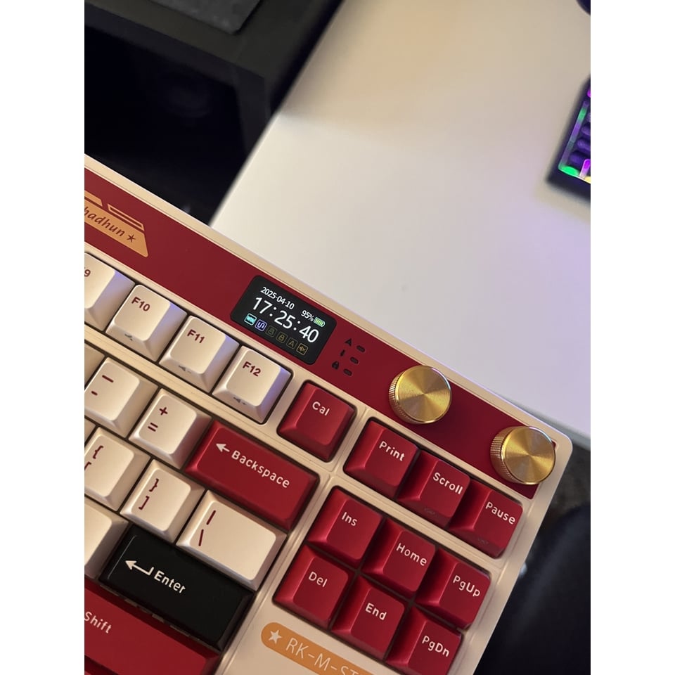 კლავიატურა Royal Kludge RK M87 RGB Mechanical Keyboard, Cream Switch, Hot Swappable, Wireless, Type-C, Bluetooth, 2.4GHz, Famicom