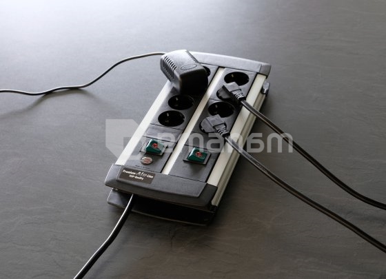 დამაგრძელებელი Brennenstuhl 8х3მ 3х1,5მმ² Schuko Premium ALU Line DUO