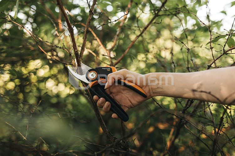 სეკატორი Fiskars PowerGear M P921