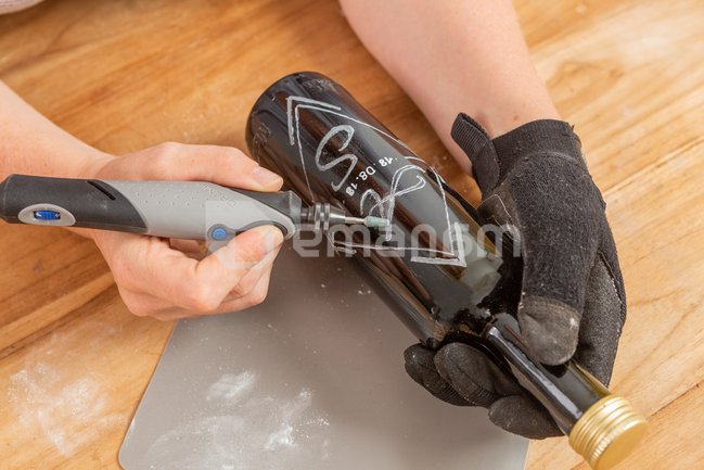ნაკრები გრავირებისთვის მინაზე Dremel 682 2615C682JA 8 ც