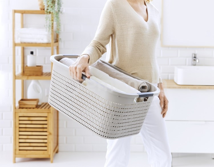 კალათი თეთრეულისთვის  Rotho 40 ლ COUNTRY კაპუჩინო