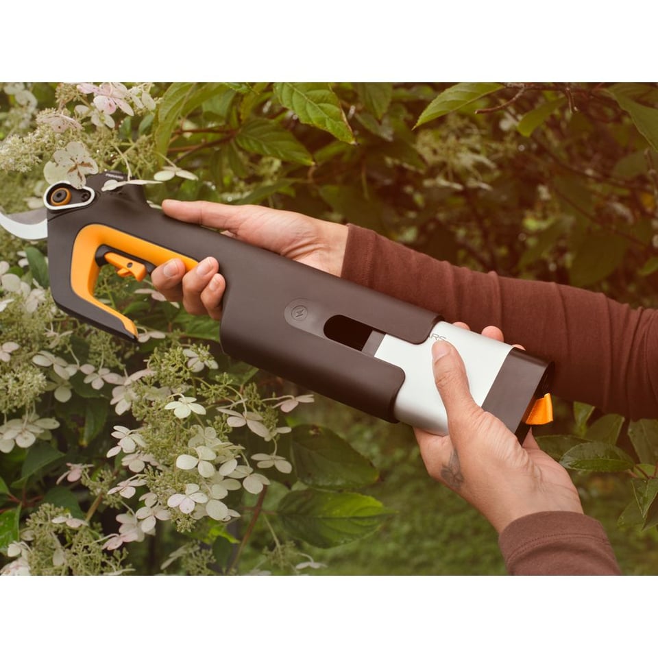 აკუმულატორული სეკატორი Fiskars ePruner L Bypass 1082298 12V