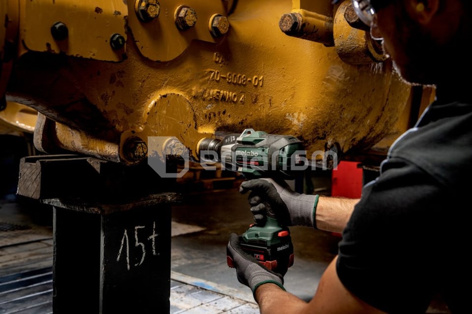 დარტყმითი აკუმულატორის ქანჩსახრახნი Metabo SSW 18 LTX 1750