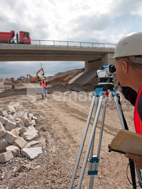 ოპტიკური ნიველირი Bosch GOL 20 D Professional (0601068402)