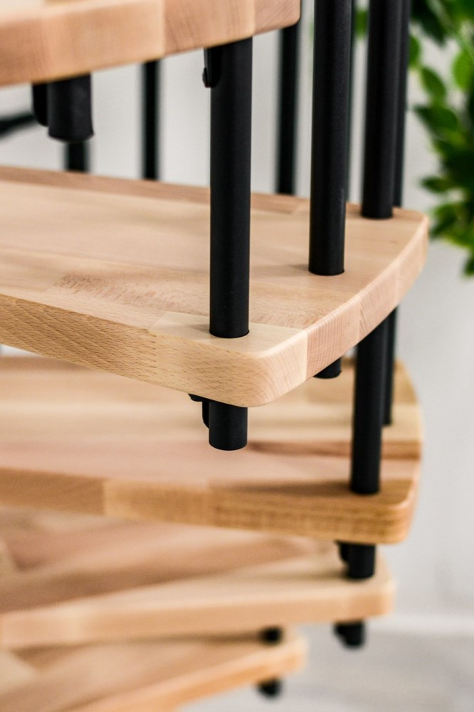 კიბე ხვეული Minka Brelin 140x282 სმ წიფელი/შავი