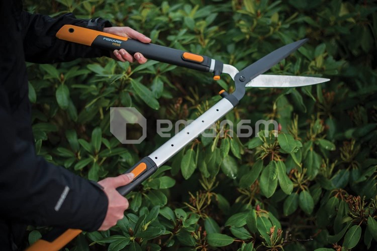 ბუჩქსაკრეჭი ტელესკოპიური Fiskars SmartFit HS86