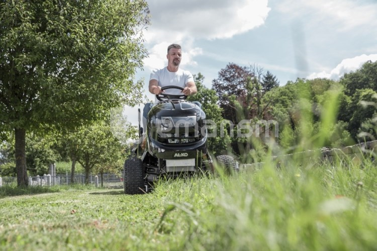 გაზონის საკრეჭი ტრაქტორი AL-KO T 15-93.9 HD-A Black Edition 7700W