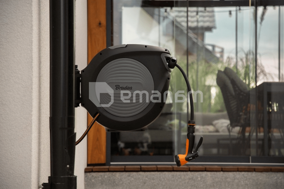 კოჭა ავტომატური შლანგით Bradas Black Line 1/2 20მ ECO-W1B20