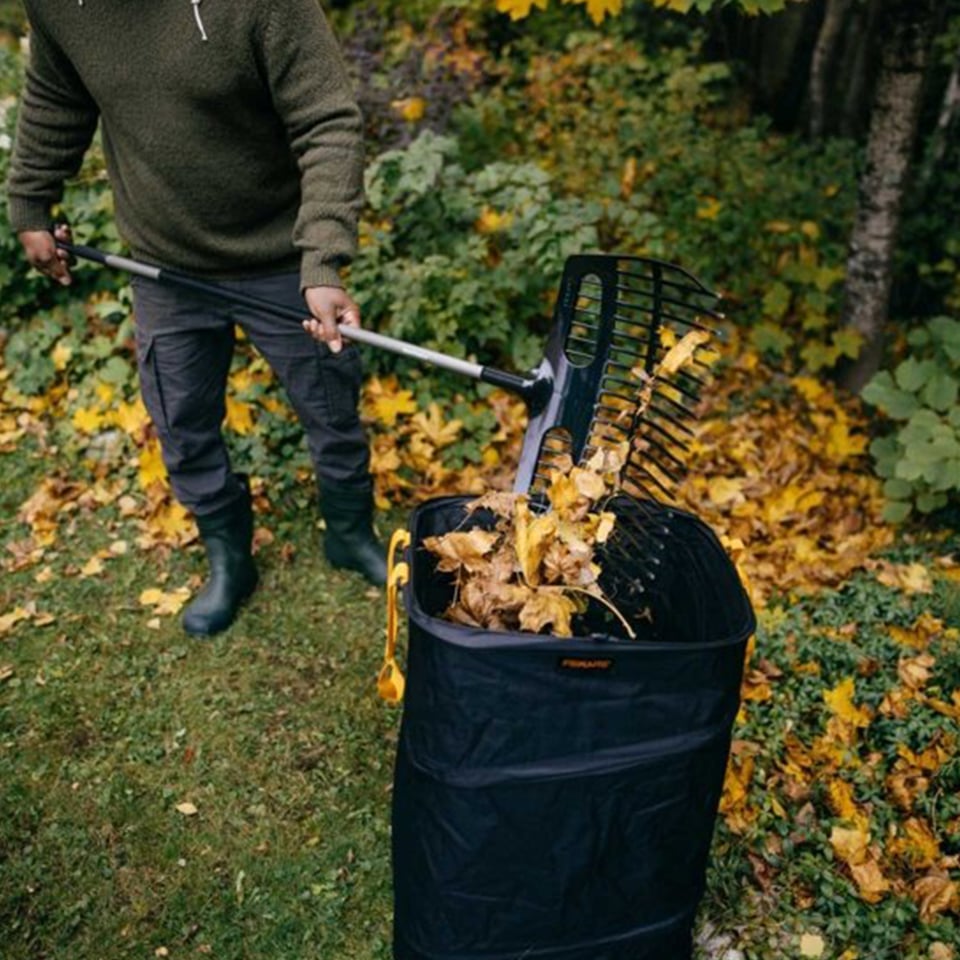 ფოცხი ფოთლების მოსაგროვებელი Fiskars 1077116