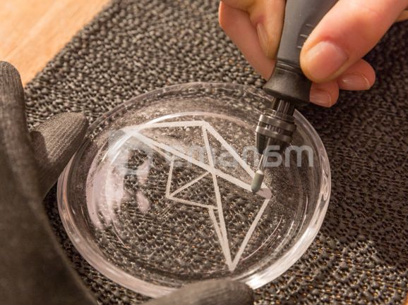ნაკრები გრავირებისთვის მინაზე Dremel 682 2615C682JA 8 ც