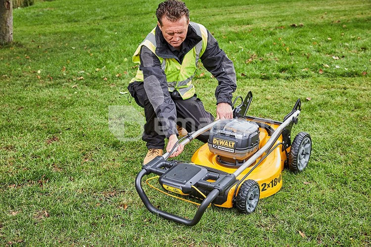 გაზონის აკუმულატორის საკრეჭი DeWalt DCMW564P2-QW 18/36V