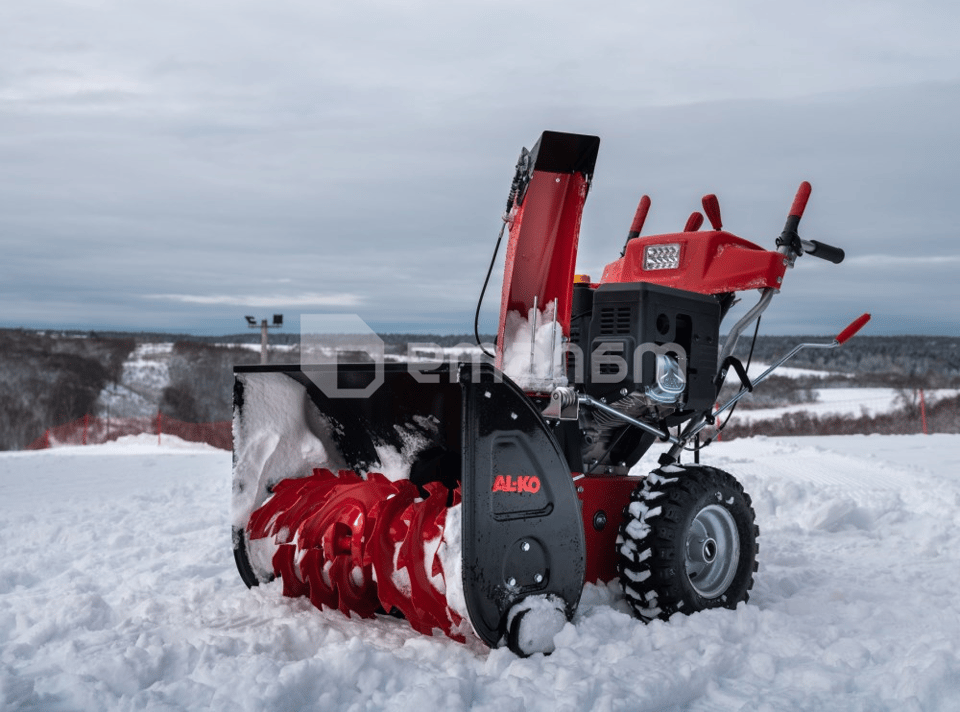 თოვლის საწმენდი მანქანა SnowLine 700 E 8100W