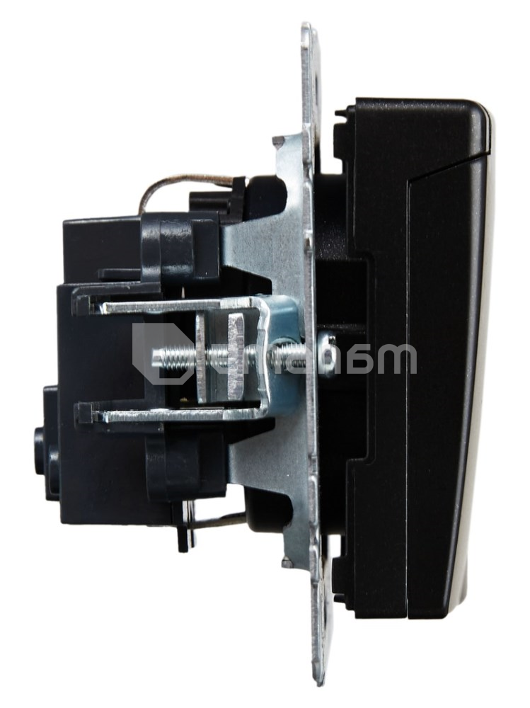 როზეტი IEK BRITE 1 16A დამიწებით PCbsh10-3-44-BrB შავი დახურული