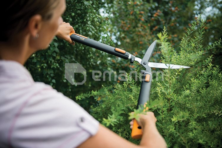 ბუჩქსაკრეჭი ტელესკოპიური Fiskars SmartFit HS86