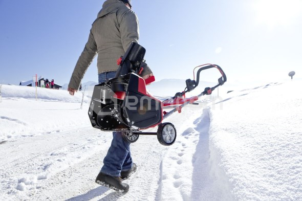 თოვლის საწმენდი მანქანა SnowLine 46 E 2000W