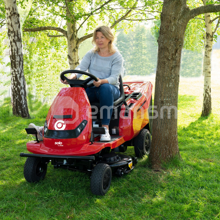 ტრაქტორი-გაზონის საკრეჭი აკუმულატორის Solo by Al-Ko R 85.1 72V