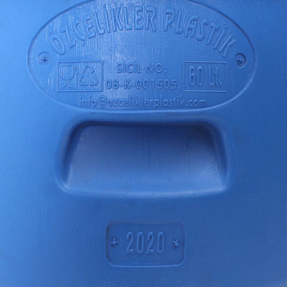 პლასტმასის ორმაგი ბიდონი თავსახურით 60 ლ