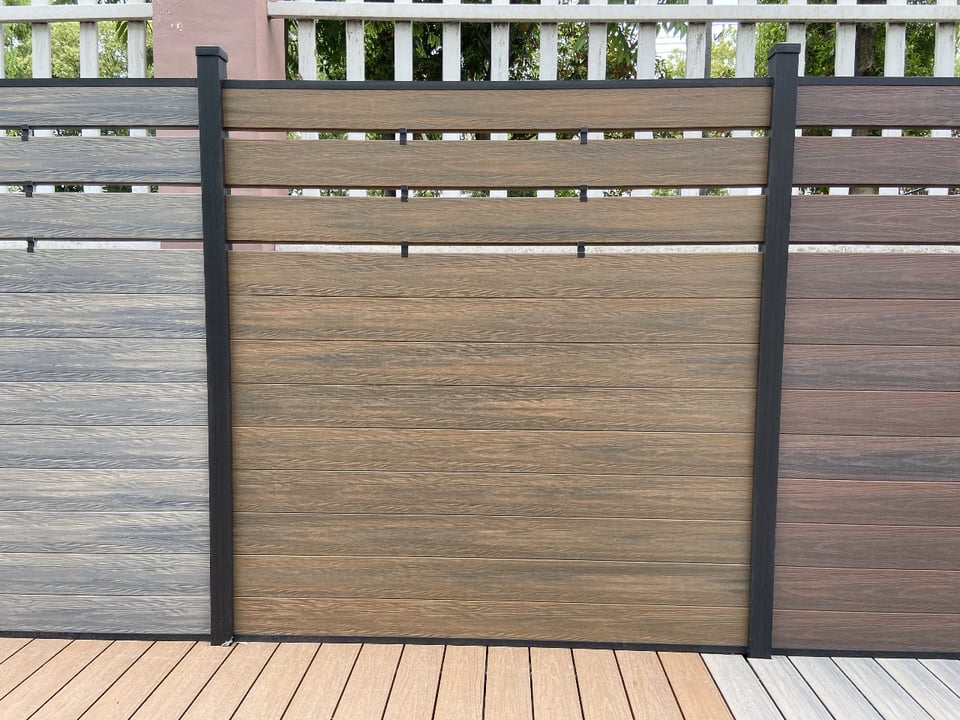 ორმხრივი ვიზუალის მქონე ღობის მასალა WPC Fence COEX