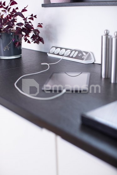 დამაგრძელებელი კუთხე 6 Brennenstuhl 2მ 2 USB ვერცხლისფერი თეთრი