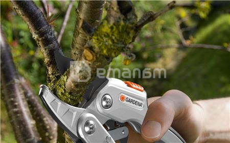 სეკატორი ხრუტუნა მექანიზმით Gardena SmartCut 8798-20 25 მმ