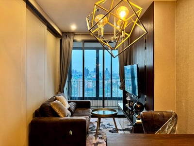 Q Chidlom — High Floor Luxury Unit with Bathtub | Near CentralWorld