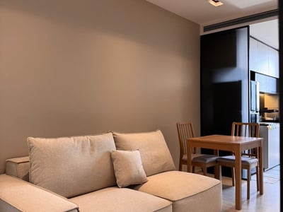The Room Sukhumvit 38 — Quiet Private Living | Shuttle to BTS Thonglor